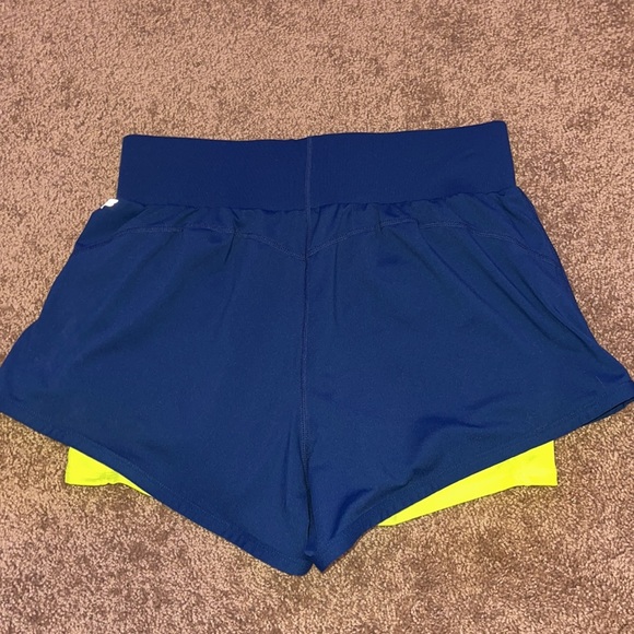 Fabletics Olesia Shorts - Picture 5 of 7